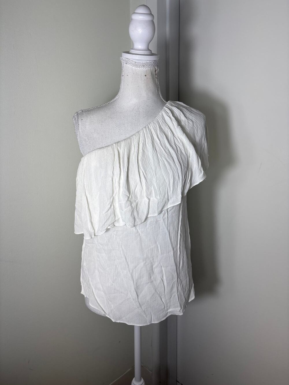 BCBG White One Shoulder Ruffle Top Sz XS